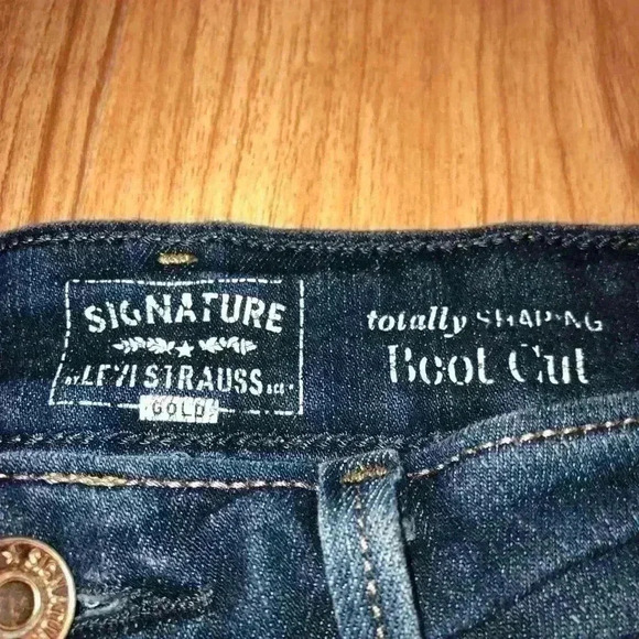 Levi’s Totally Shaping Bootcut jeans - Picture 2 of 5
